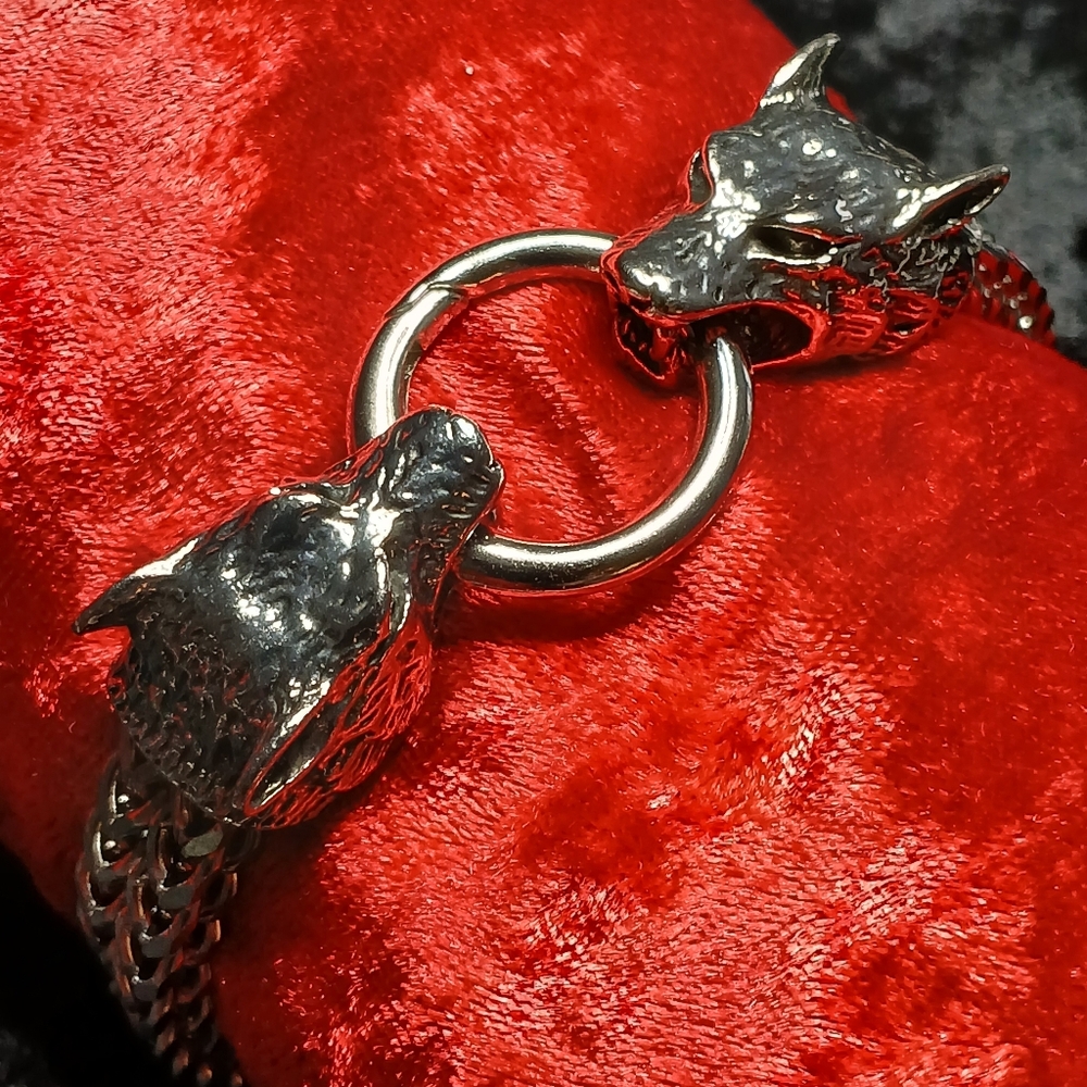 Silver Wolf Head Bracelet 21cm